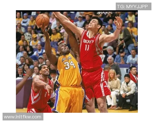 姚明在NBA的幽默瞬间揭秘:那些让人捧腹的搞笑时刻与趣事回顾 姚明在NBA的幽默瞬间揭秘:那些让人捧腹的搞笑时刻与趣事回顾