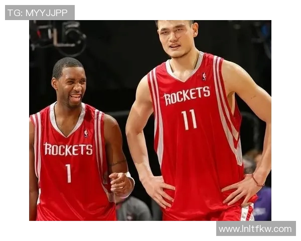 姚明膝盖钢板背后的故事与篮球生涯的坚韧精神解析