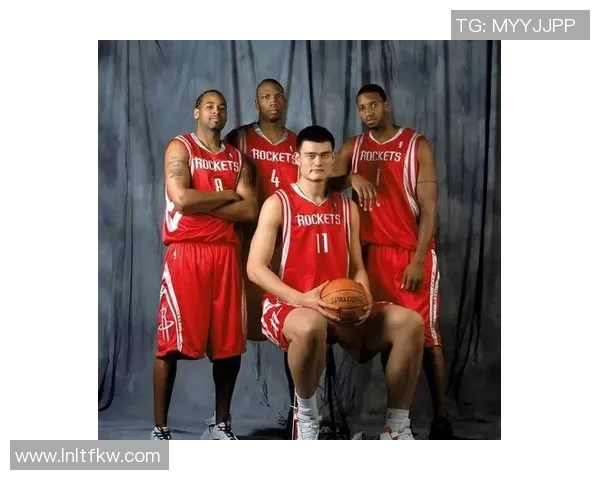 姚明精彩助攻瞬间回顾见证篮球巨星的传球艺术与团队配合之美 姚明精彩助攻瞬间回顾见证篮球巨星的传球艺术与团队配合之美