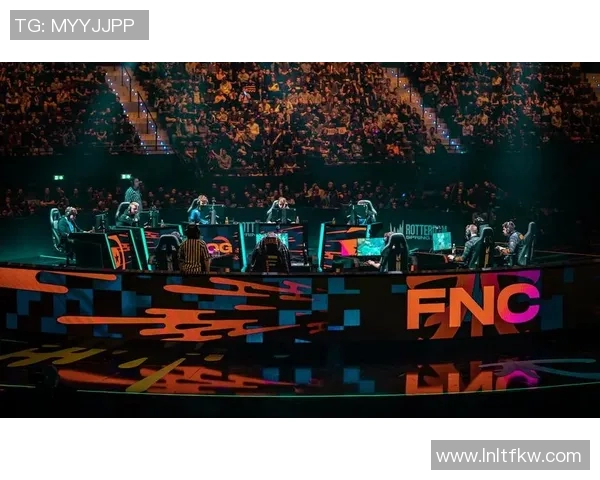 英雄联盟深度解析：FPX战队如何通过团队协作实现辉煌成就